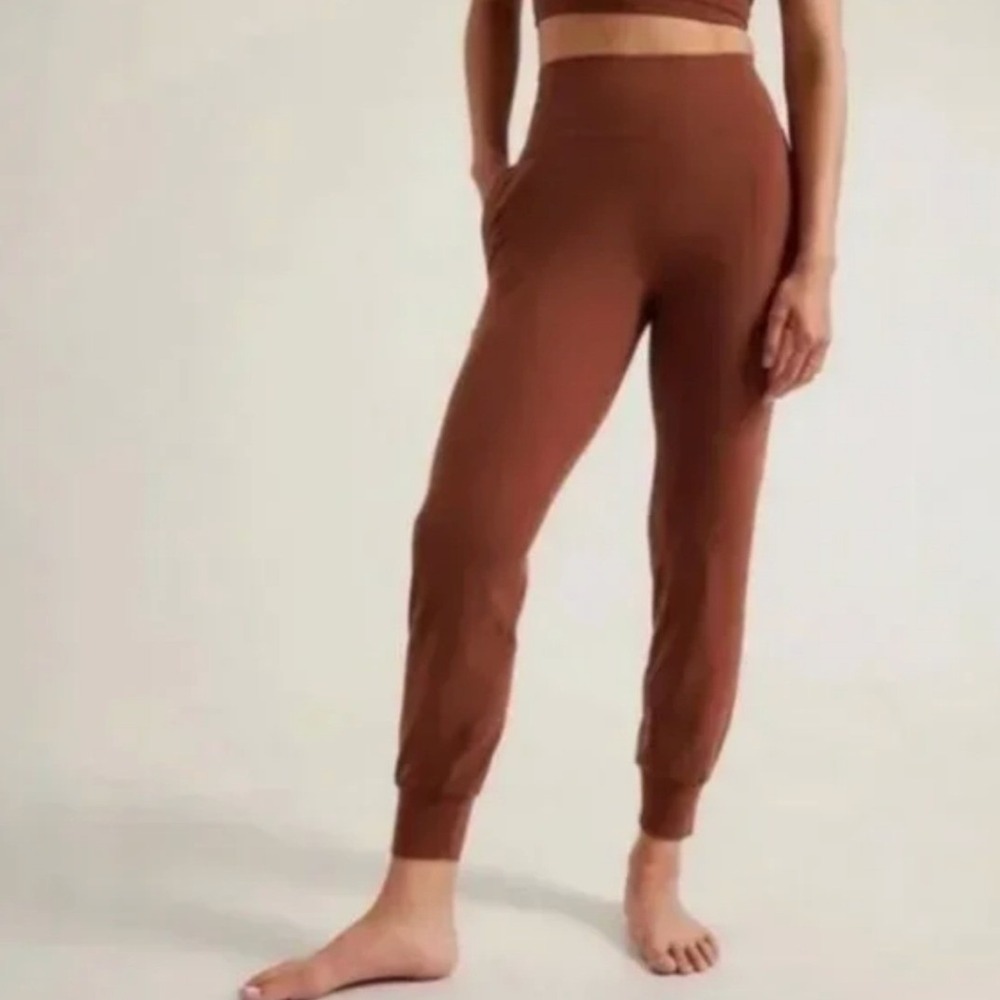 Athleta Jogger Salutation Medium Spiced Mahogany High Rise Powervita Pockets